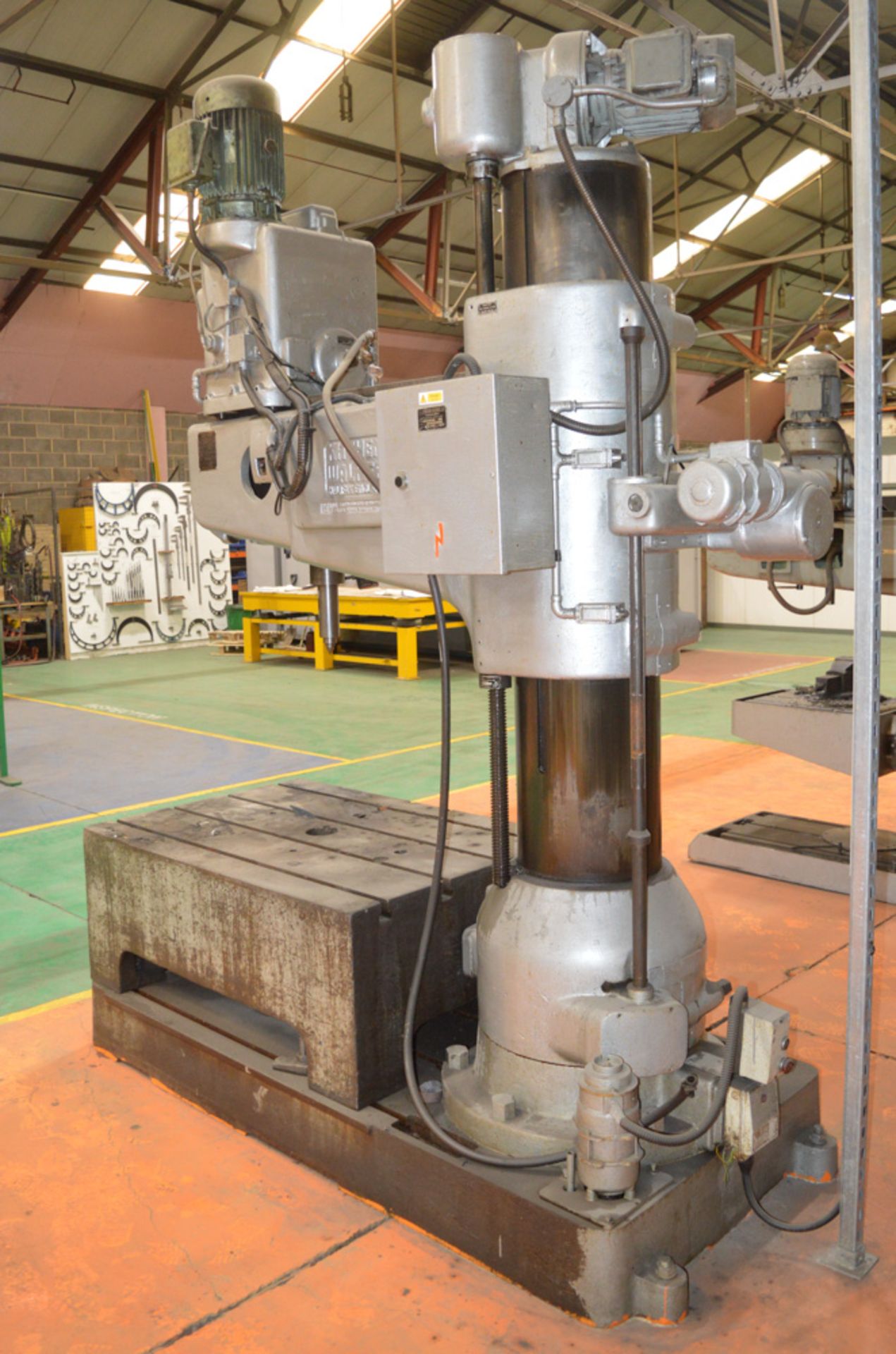 Kitchen & Walker radial arm drill c/w 51 inch by 36 inch slotted bed & 1370mm arm ** Note to bidders - Image 4 of 6