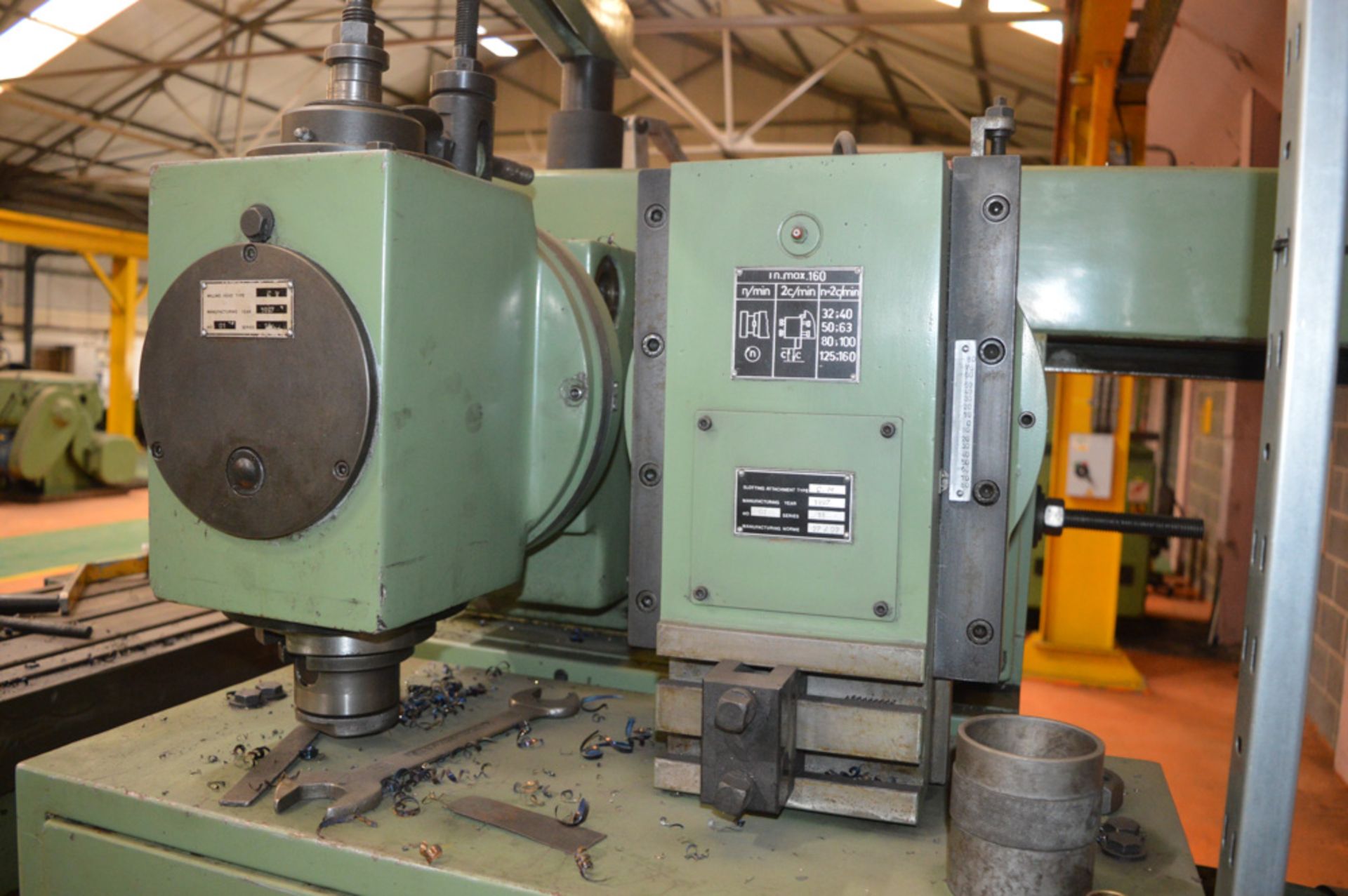 Cigar FU40 XL800 universal milling machine Year: 1997 S/N: SF27/97 c/w 1800mm by 400mm slotted - Image 6 of 8