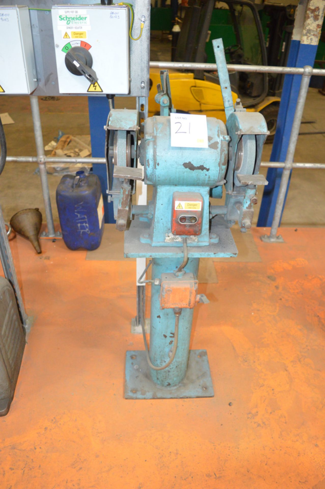 Double end bench grinder
