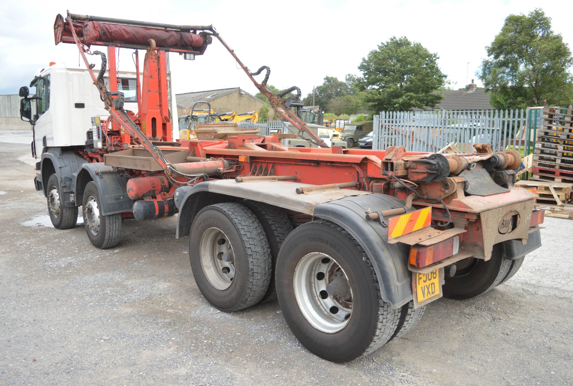 Scania P380 8X4 hook loader lorry  Registration number: FJ08 VXD  Recorded K/M's: 609,714 TAX: Not - Image 3 of 12