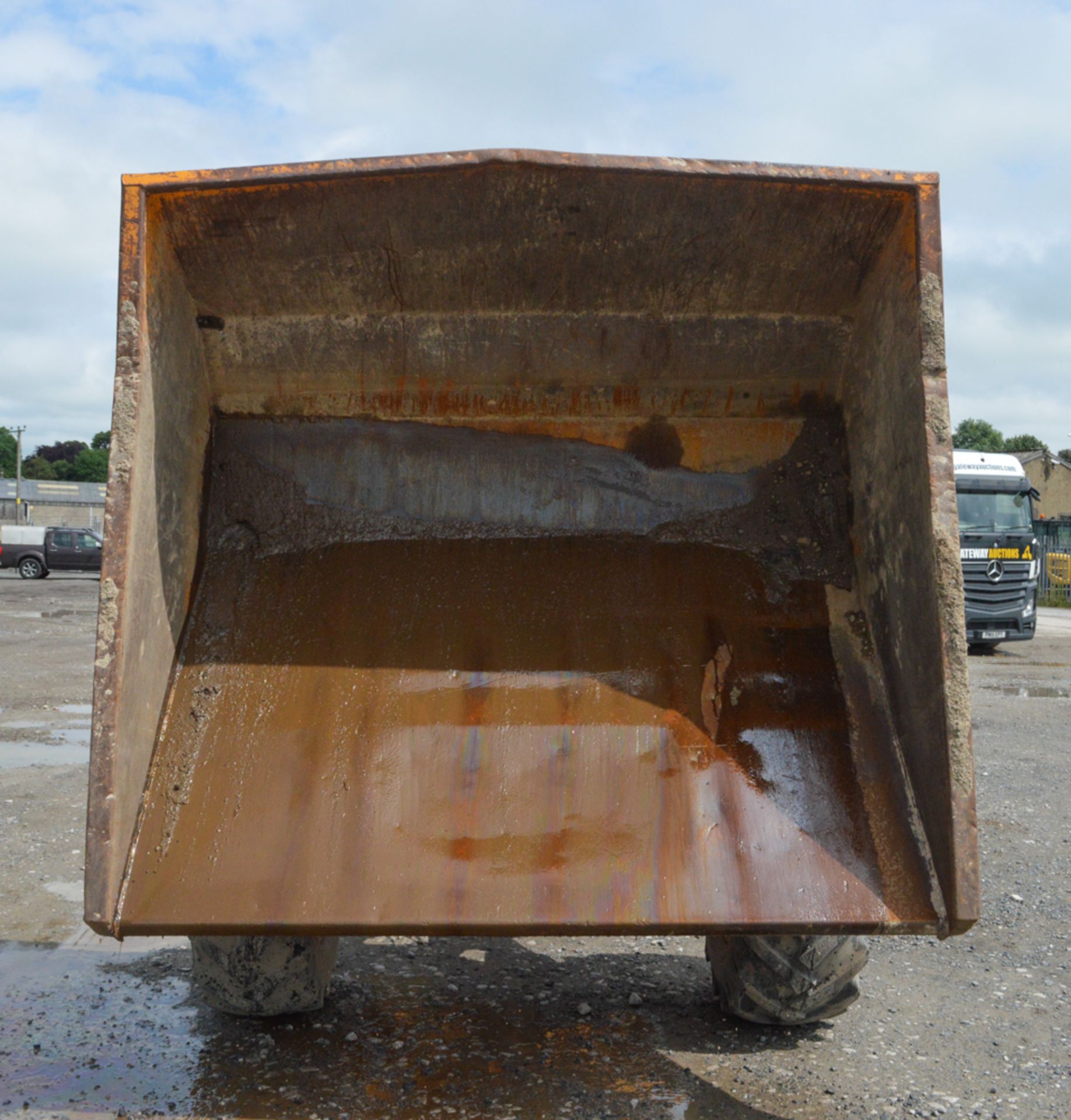 Benford Terex 6 tonne straight skip dumper Year: 2003 S/N: E312EE479 Recorded Hours: 3526 - Image 7 of 13