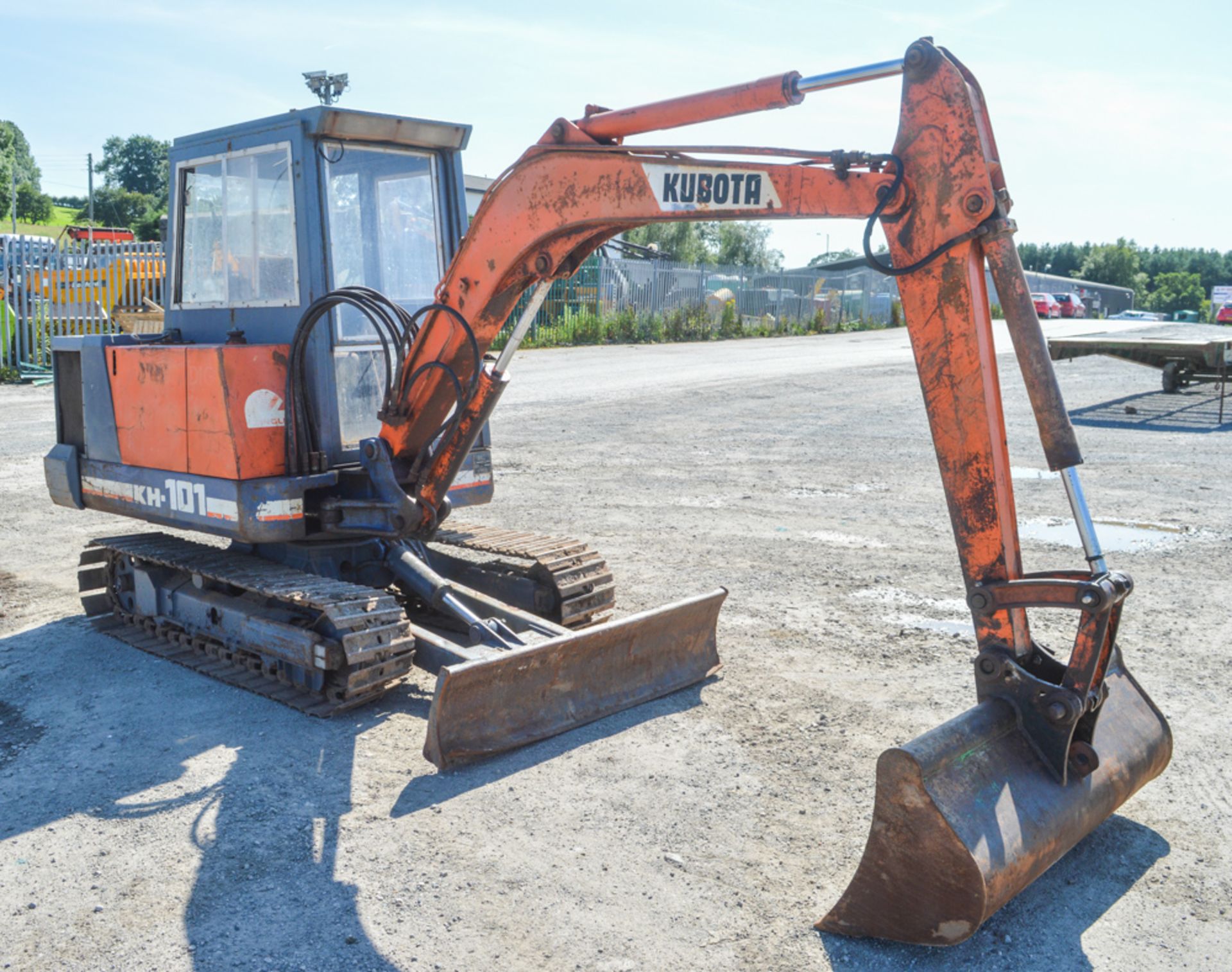 Kubota KH-101 3.5 tonne steel tracked mini excavator Year: 1994 (Approx) S/N: 10582 Recorded - Image 4 of 11