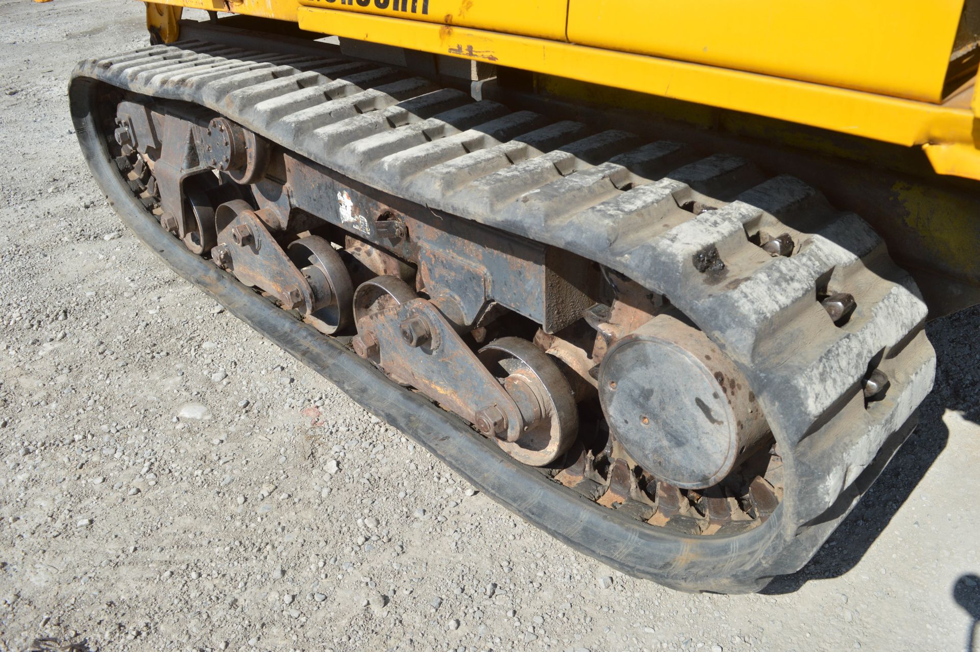 Morooka MST-300 VD rubber tracked straight skip dumper  S/N: 3320 Year: 2001 Recorded hours: 1408 - Image 6 of 9