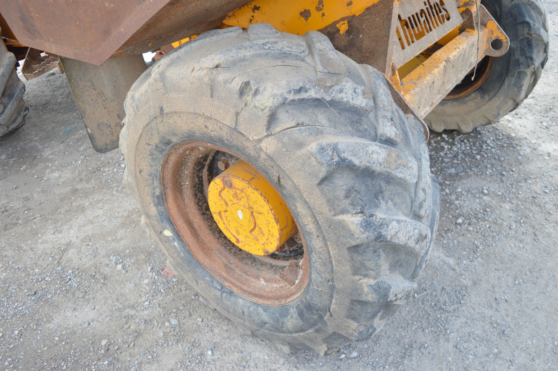 Thwaites 6 tonne straight skip dumper  S/N: SLCM265ZZ1 Year: 2001 - Image 5 of 11