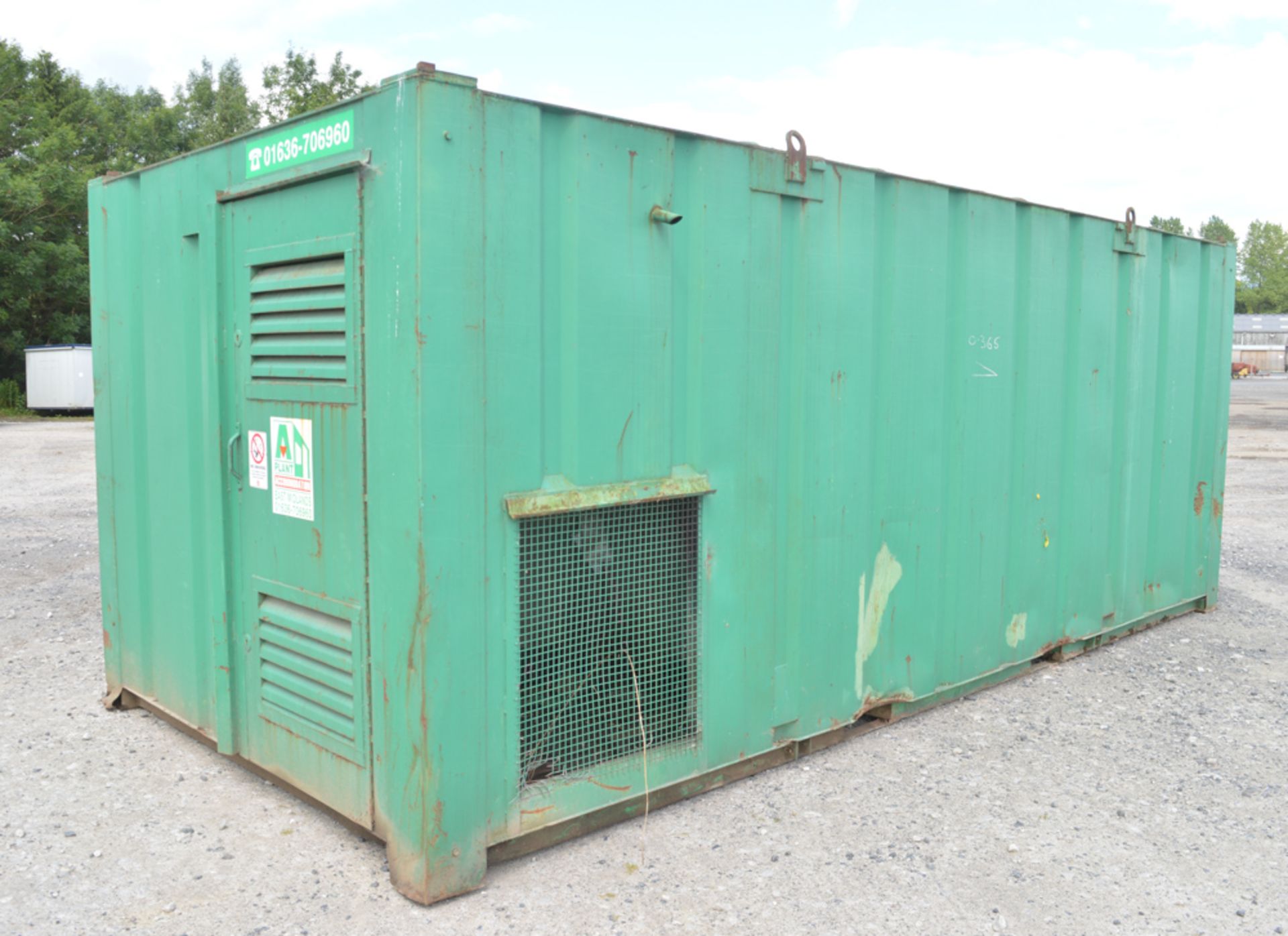 21 ft x 9 ft steel anti vandal welfare site unit Comprising of: canteen area, toilet & generator - Image 4 of 7