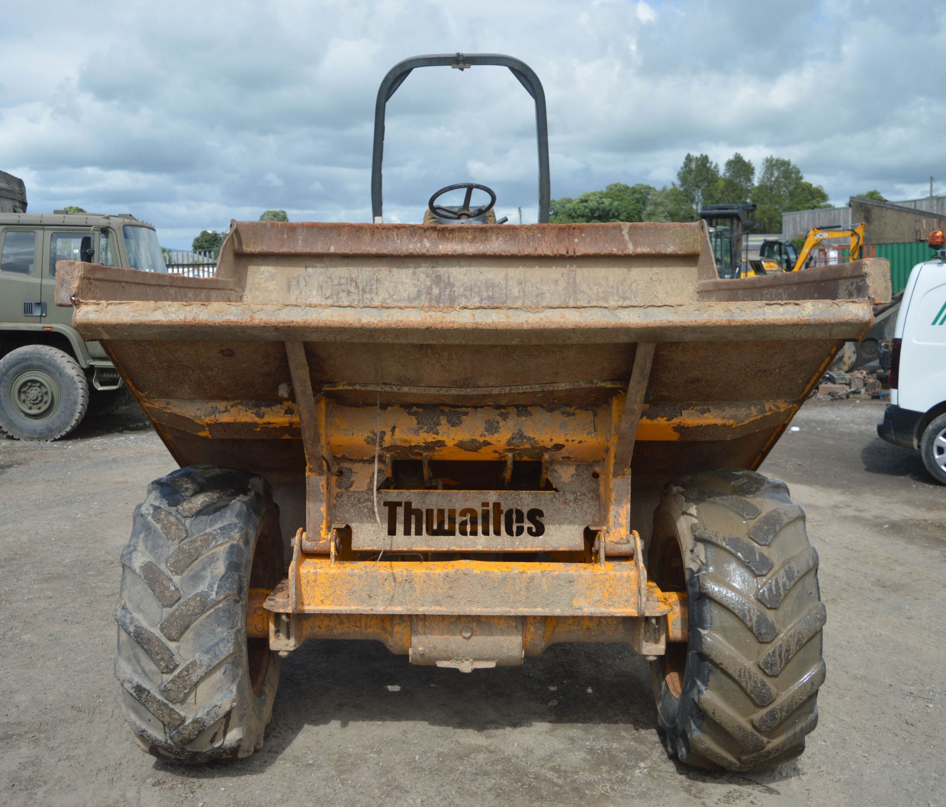 Thwaites 6 tonne straight skip dumper  S/N: SLCM265ZZ1 Year: 2001 - Image 10 of 11