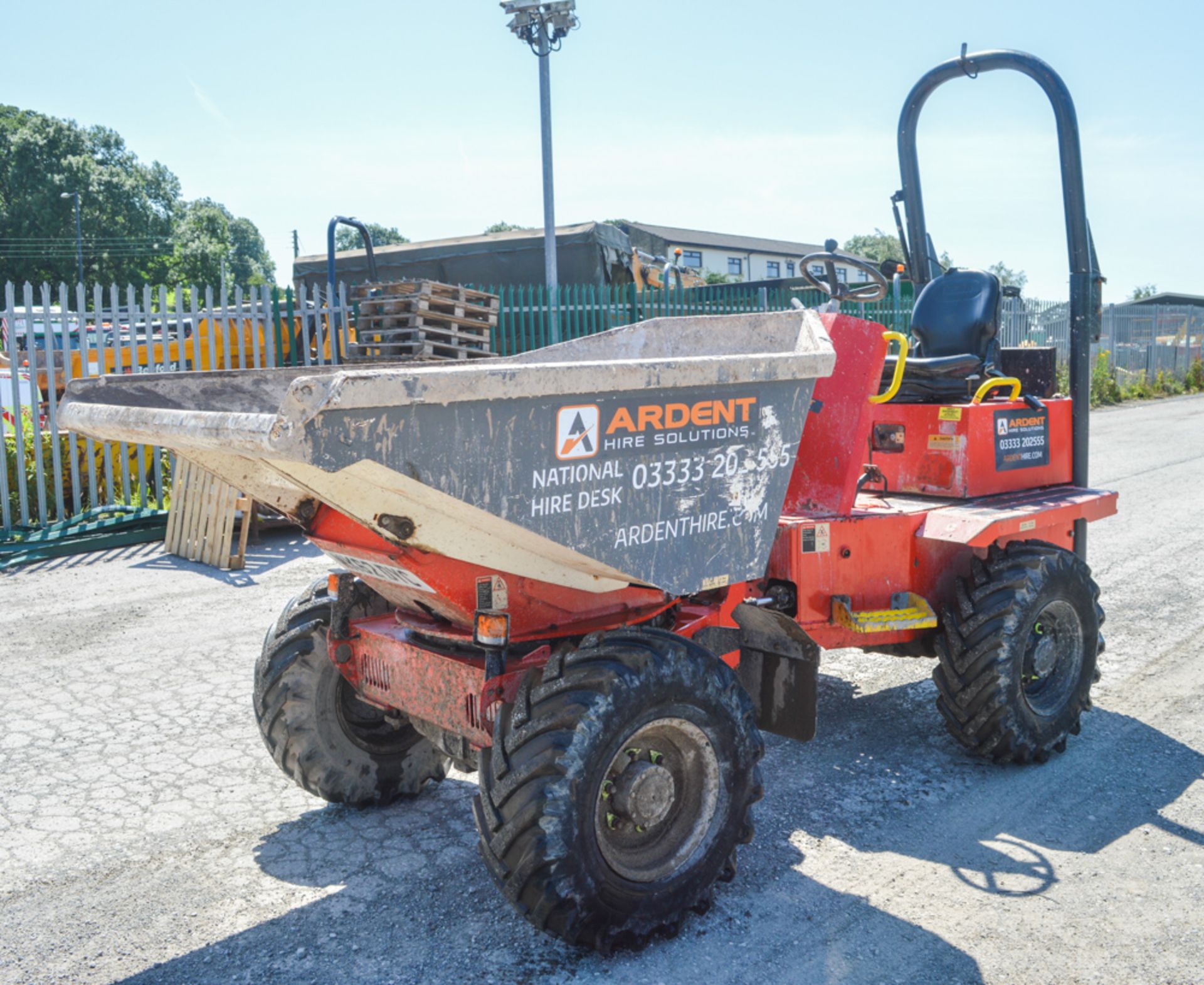 Benford Terex 3 tonne swivel skip dumper Year: 2013 S/N: 9C4298 Recorded Hours: 636 - Image 2 of 11