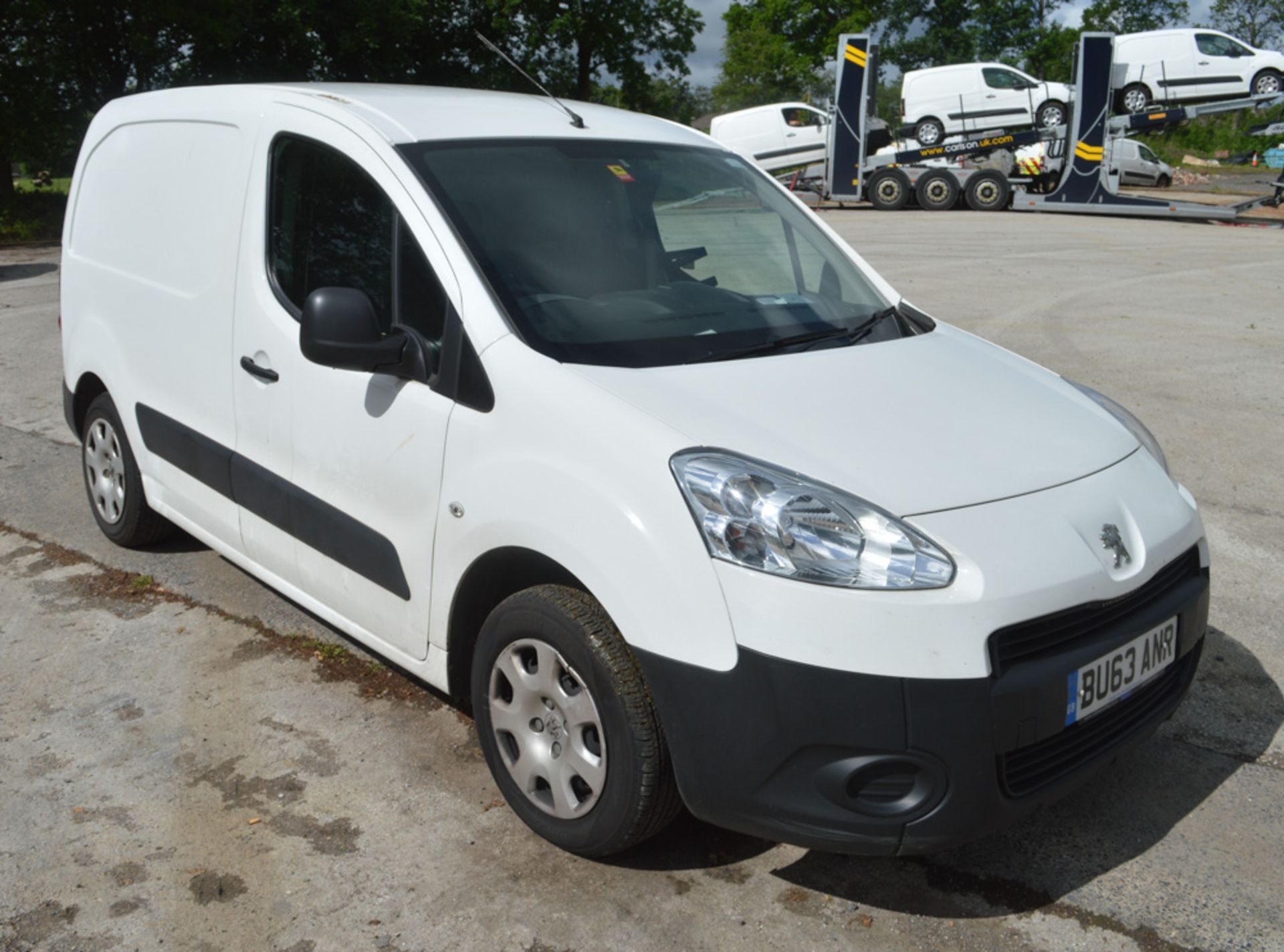 Peugeot Partner 1.6 HDi Professional diesel van  Registration Number: BU63 ANR Date of Registration: - Image 2 of 8