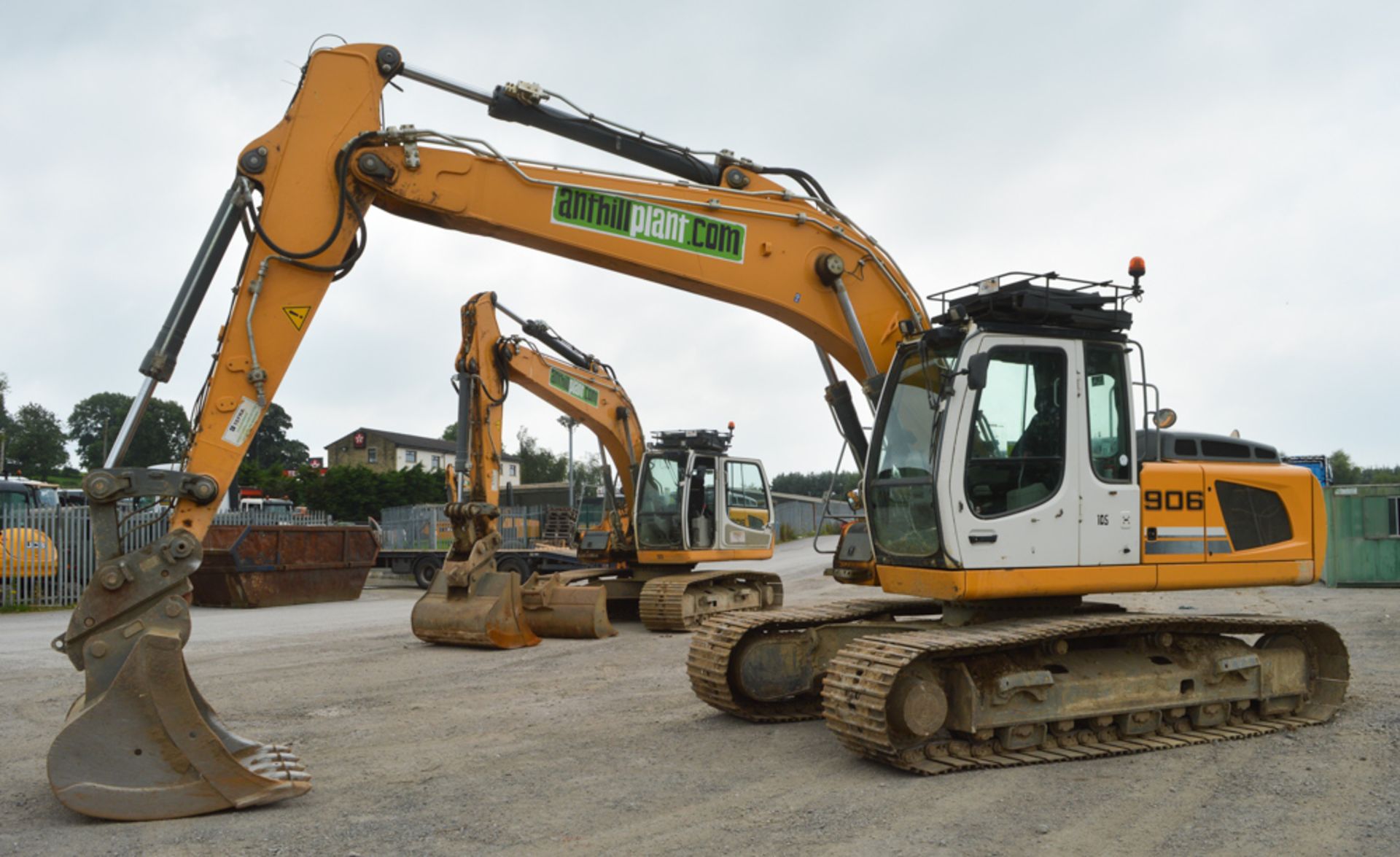 Liebherr R906 LC Litronic 23 tonne steel tracked excavator  Year: 2013 S/N: WLHZ1283JZCO37687