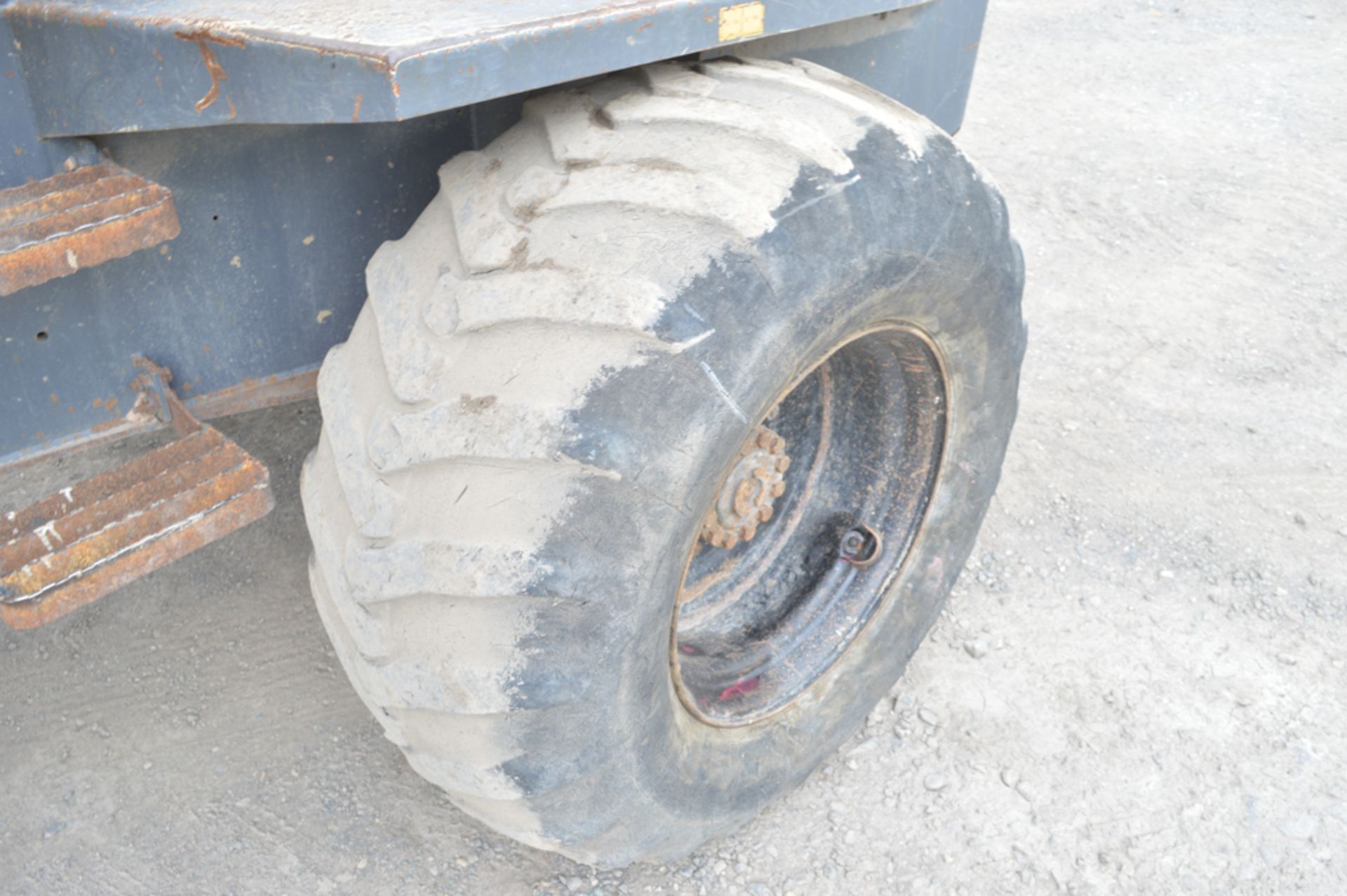 Benford Terex 9 tonne straight skip dumper  Year: 2006 S/N: SLBD1N00E603EW084 Recorded hours: 3667 - Image 8 of 12