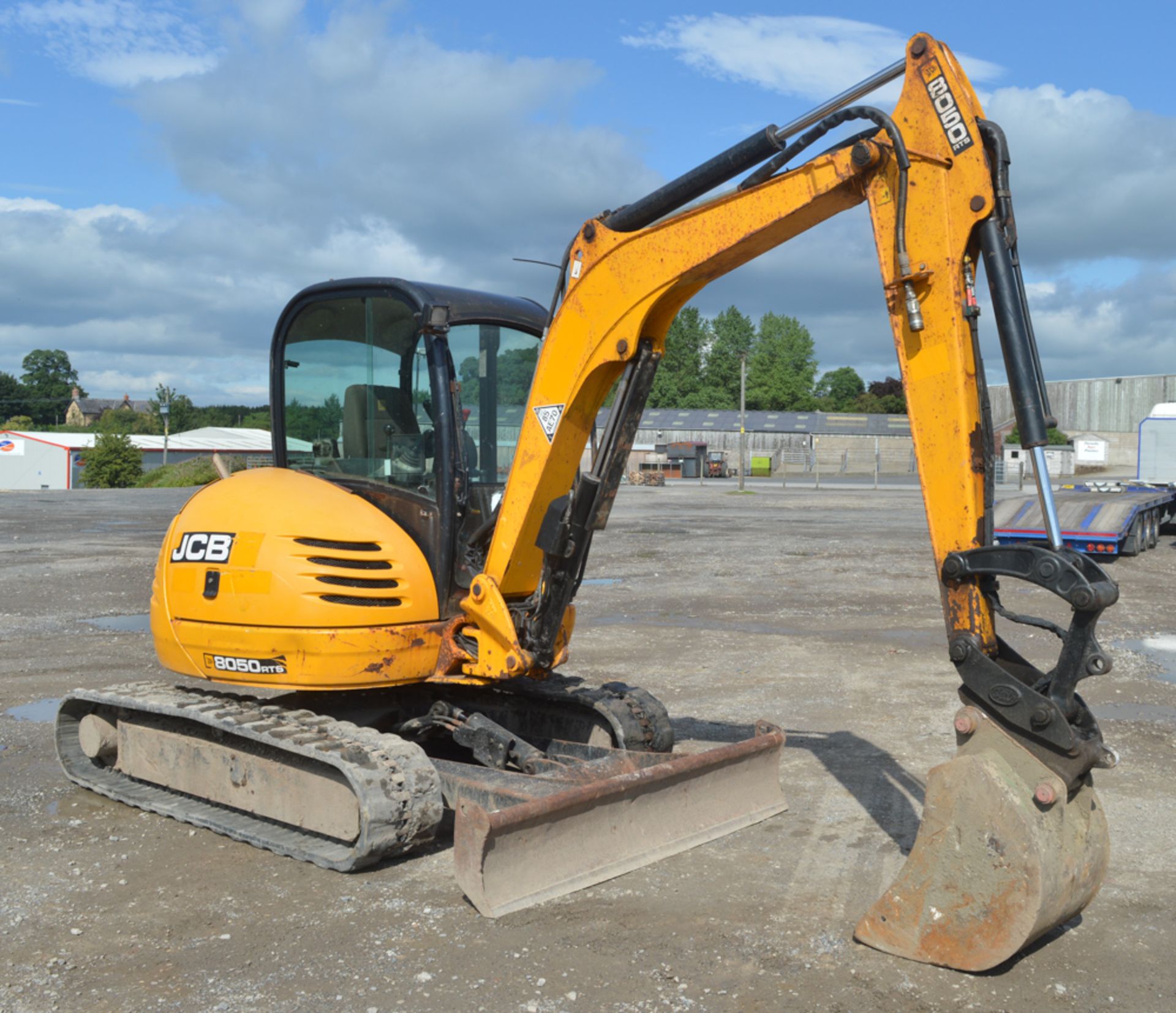 JCB 8050 RTS 5 tonne rubber tracked excavator  Year: 2011 S/N: 01741645 Recorded hours: 2052 - Image 2 of 11