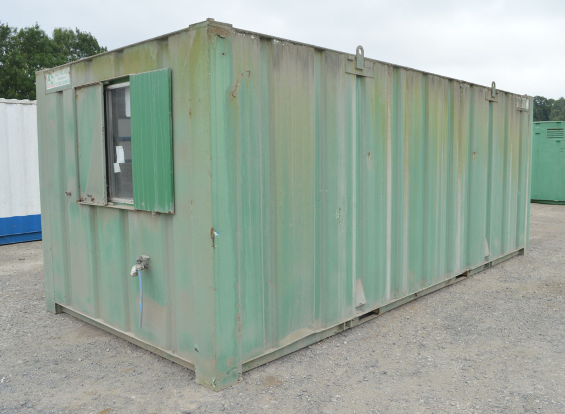 21 ft x 9 ft steel anti vandal site office unit c/w keys A412813 - Image 2 of 6