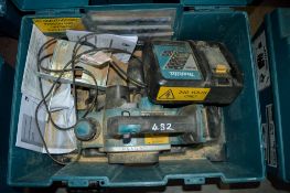 Makita 18v planer c/w battery, charger & carry case P46460