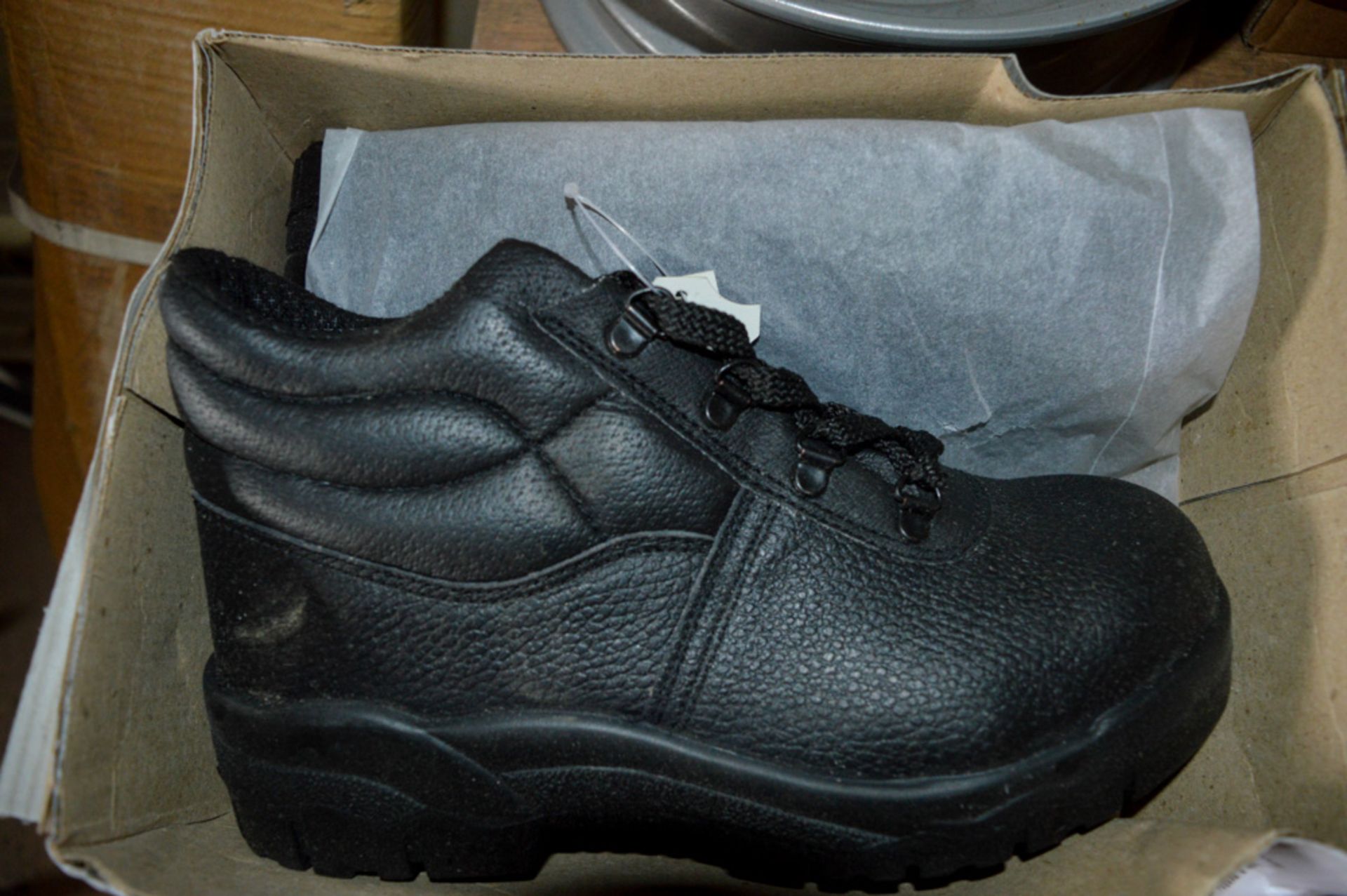 Click black safety shoes Size 6 New & Unused