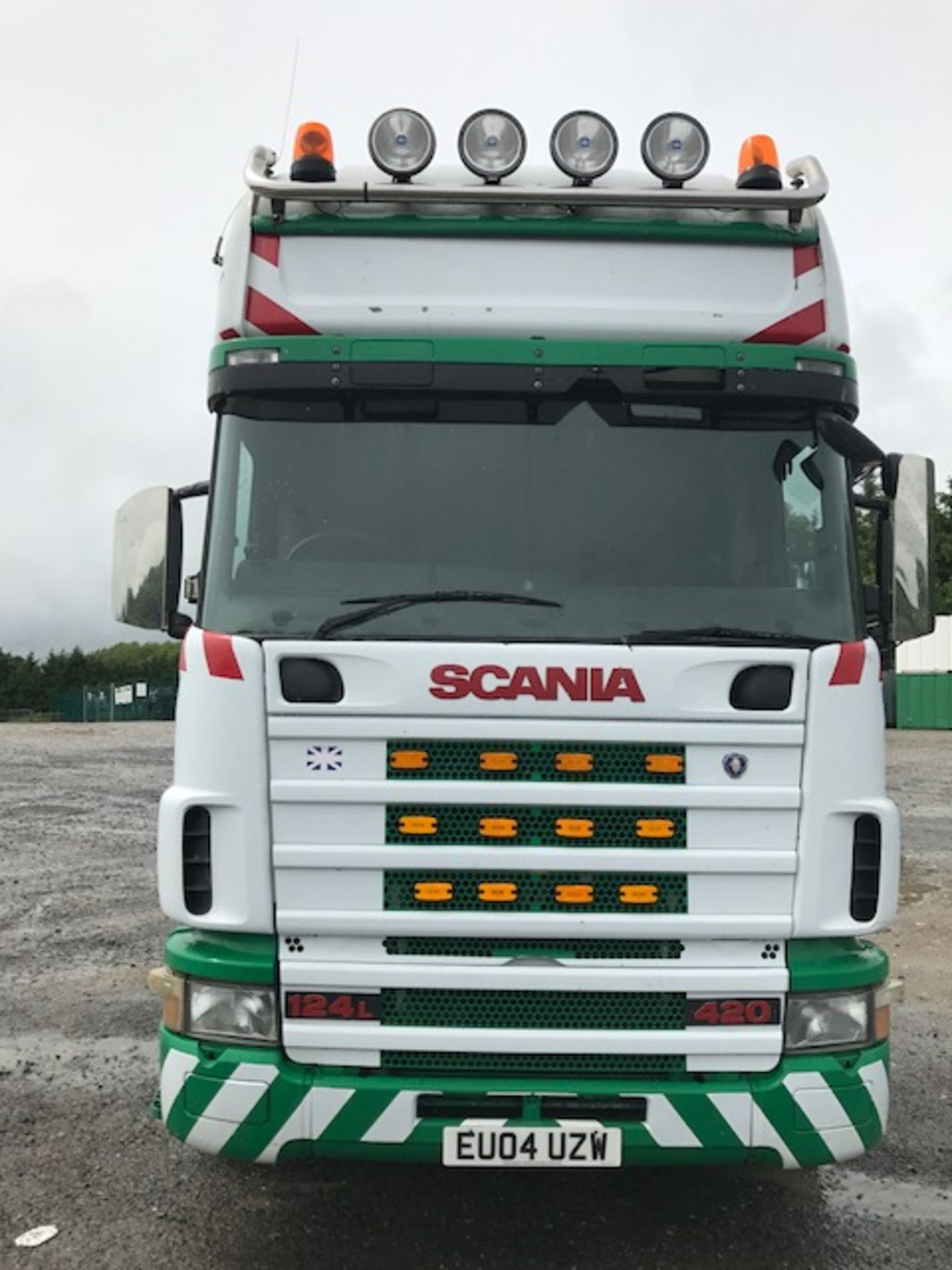 Scania 124 420 8 wheel crane lorry Registration Number: EU04 UZW Date of Registration: 2004 MOT - Image 2 of 21