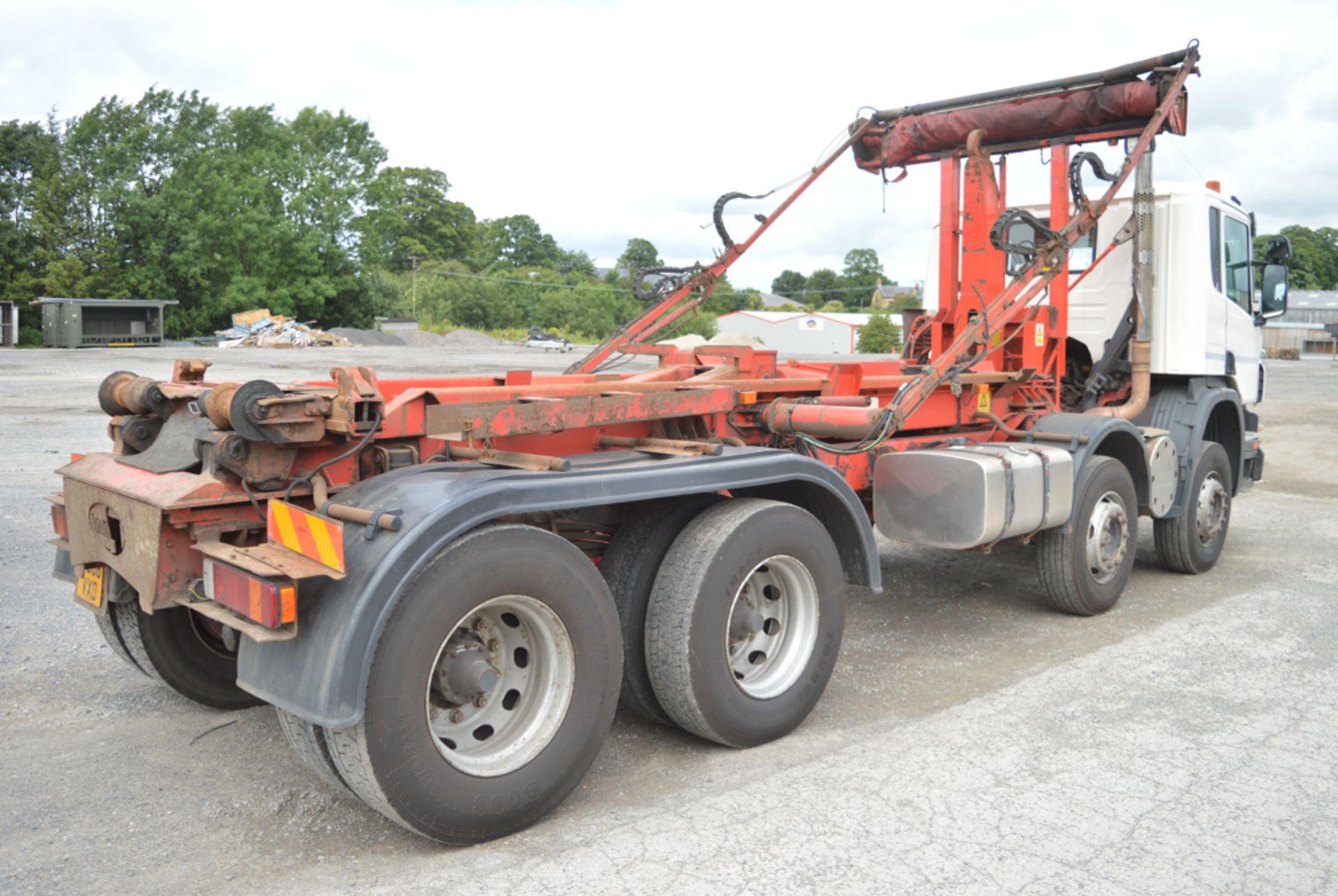 Scania P380 8X4 hook loader lorry  Registration number: FJ08 VXD  Recorded K/M's: 609,714 TAX: Not - Image 4 of 12