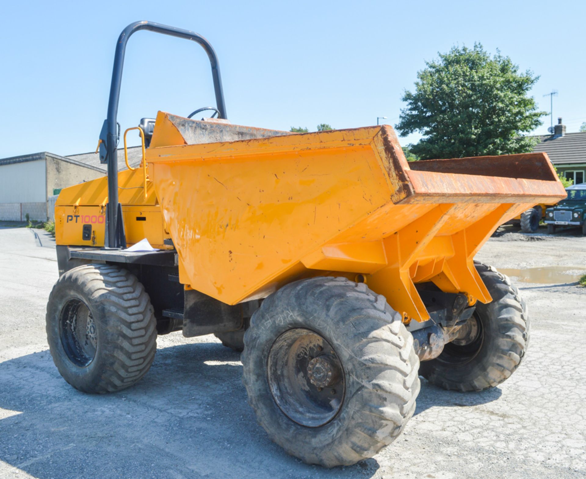 Benford Terex 9 tonne straight skip dumper Year: 2002 S/N: SLBDD100E207 Recorded Hours: 1512 (on - Image 4 of 12