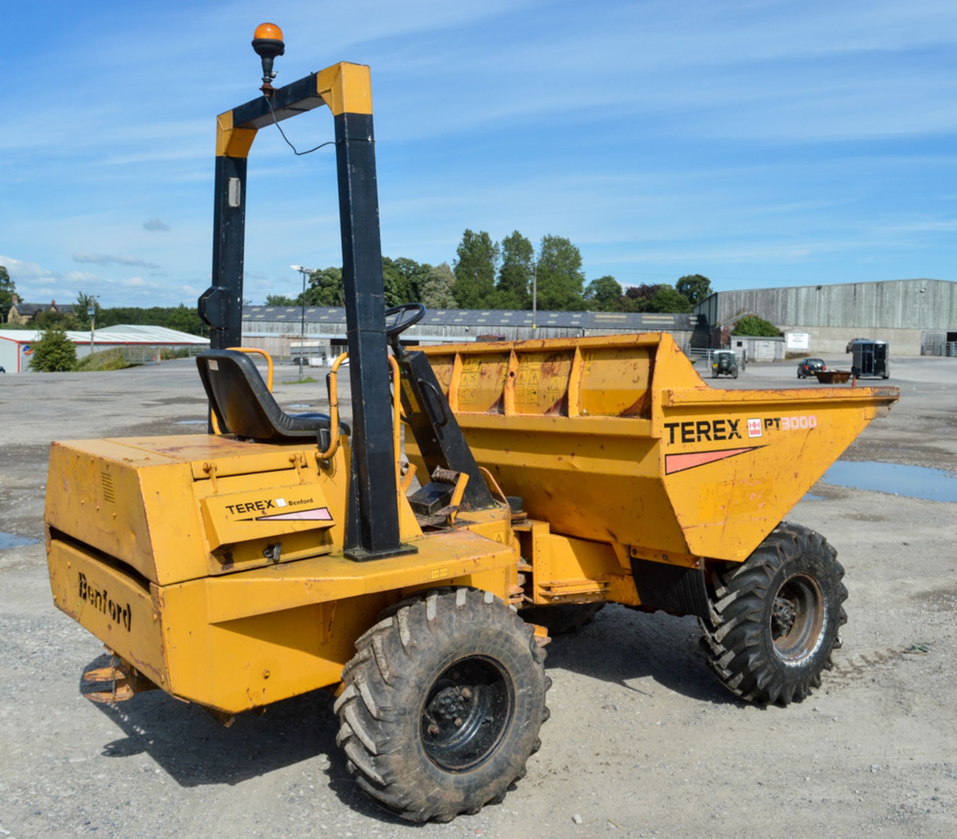 Benford 3 tonne straight skip dumper Year: 1998 S/N: EW11AI168 Recorded Hours: Not displayed ( - Image 4 of 12