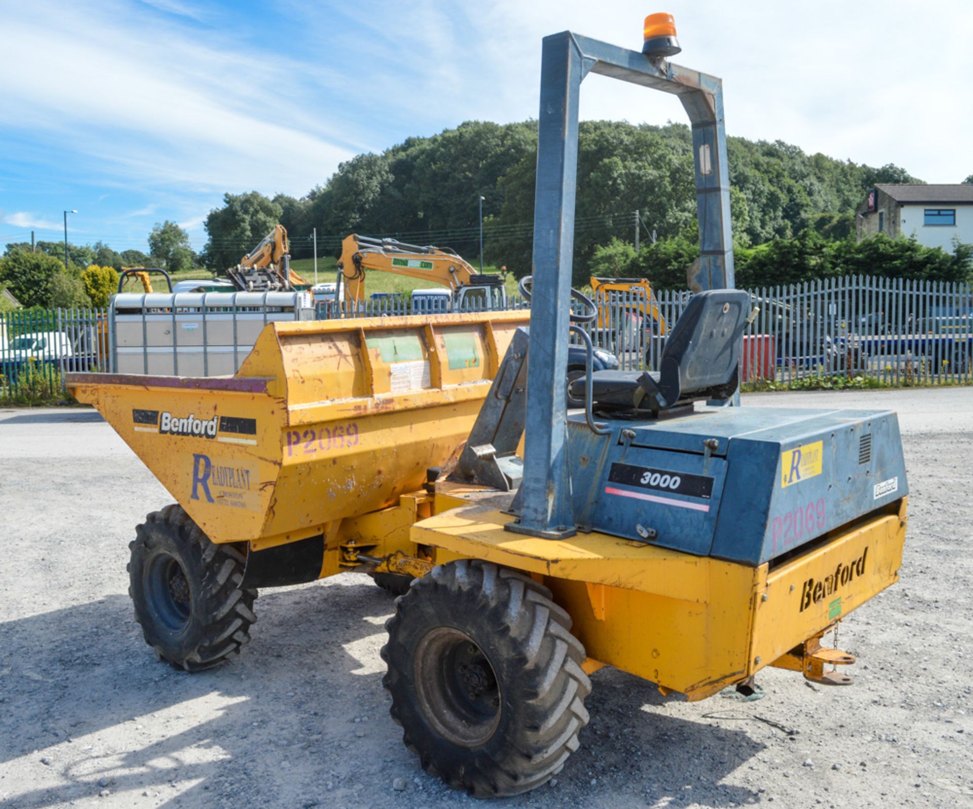 Benford 3 tonne straight skip dumper Year: 1998 S/N: EW12WA121 Recorded Hours: 566 (On aftermarket - Image 3 of 12