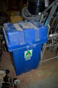 Mobile 100 litre water bowser A535413