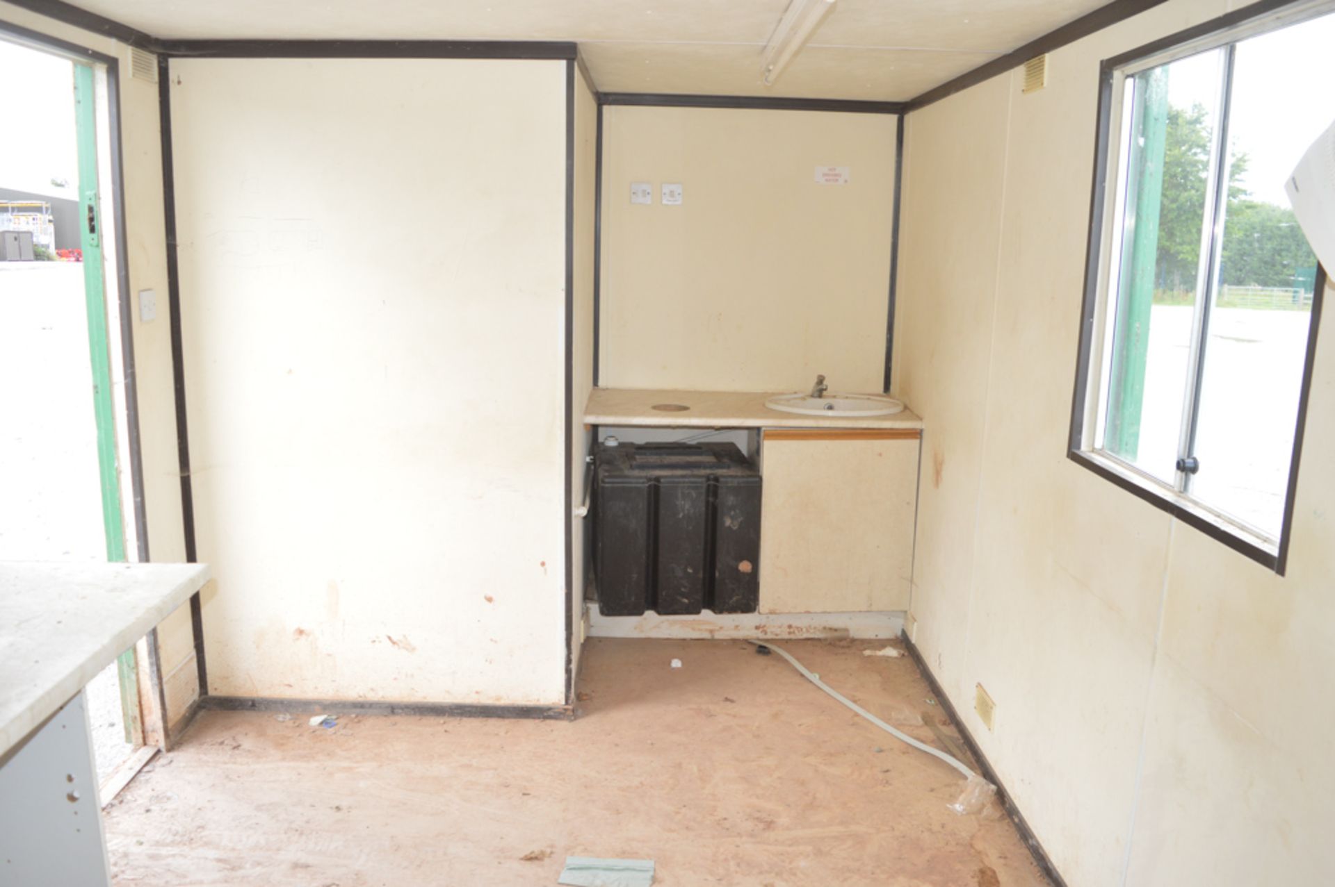 21ft x 9ft steel anti vandal site welfare unit # Comprising of canteen area, toilet, drying room & - Image 7 of 9