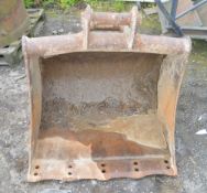 3 ft digging bucket to suit 8 tonne digger
