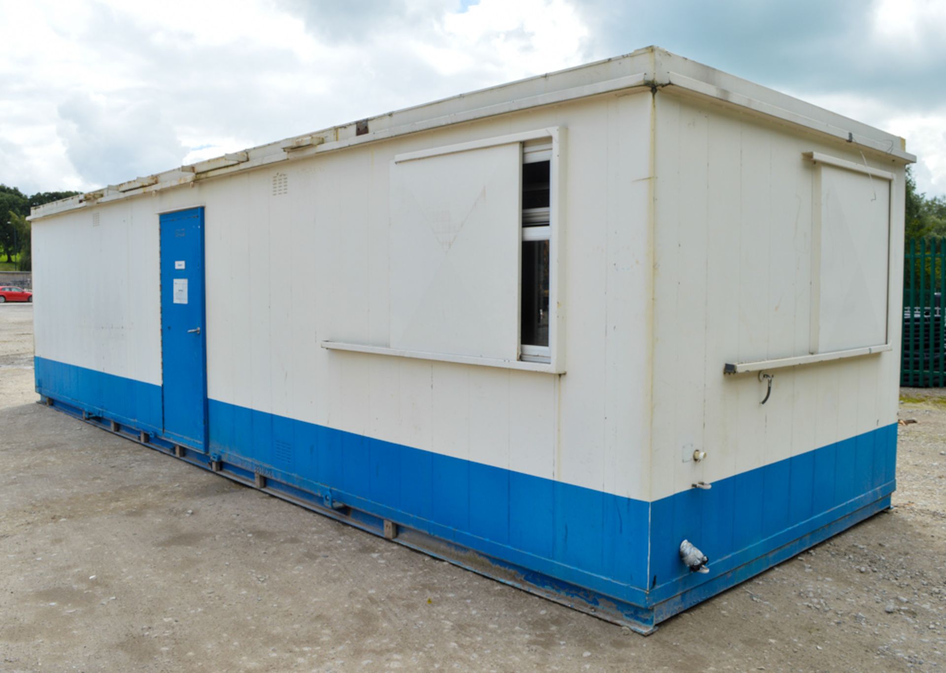 32 ft x 10 ft steel anti vandal site office unit c/w keys - Image 2 of 6