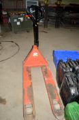 Hydraulic pallet truck**No VAT on hammer price but VAT will be charged on the Buyers Premium**