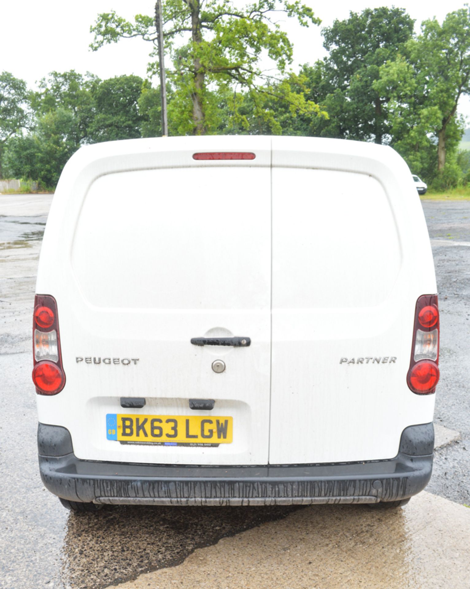 Peugeot Partner 1.6 HDi Professional diesel van  Registration Number: BK63 LGW Date of Registration: - Image 6 of 8