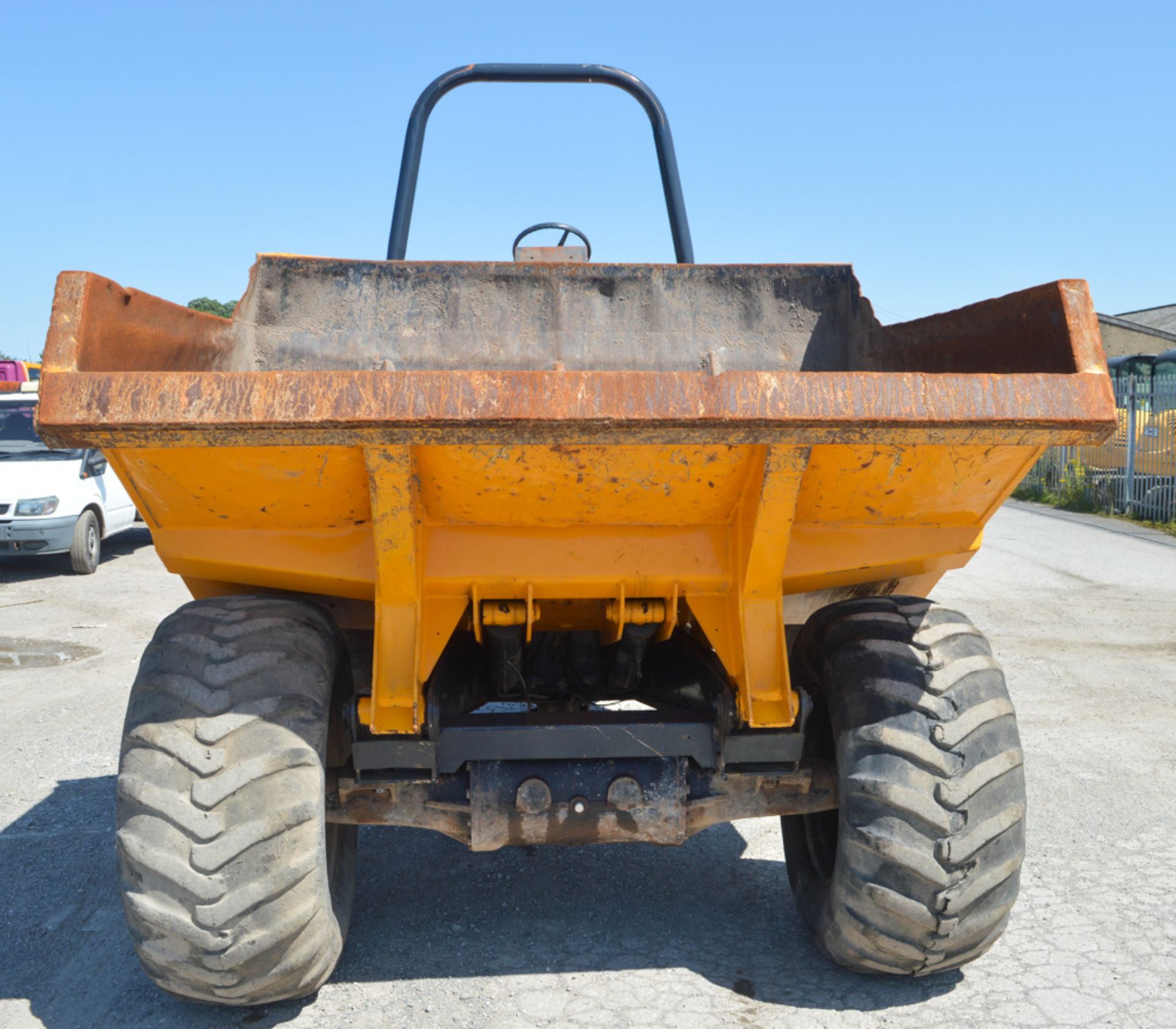 Benford Terex 9 tonne straight skip dumper Year: 2002 S/N: SLBDD100E207 Recorded Hours: 1512 (on - Image 5 of 12