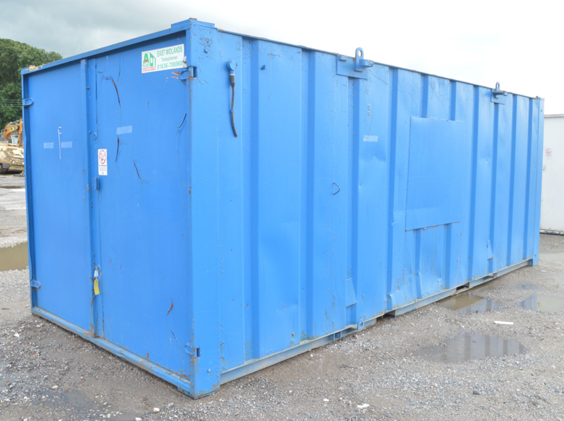 21 ft x 9 ft steel site store unit c/w keys A444182 - Image 4 of 5