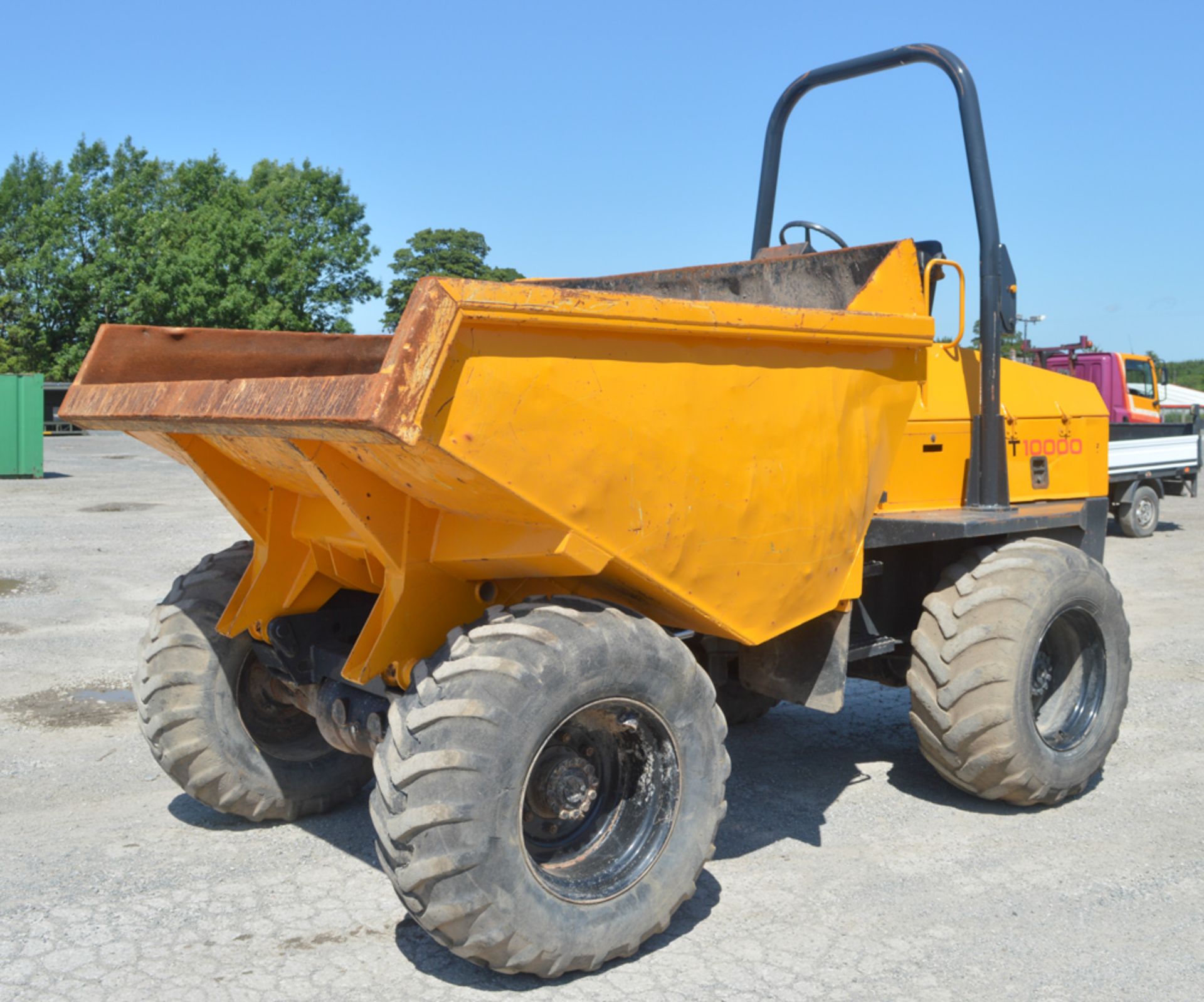 Benford Terex 9 tonne straight skip dumper Year: 2002 S/N: SLBDD100E207 Recorded Hours: 1512 (on