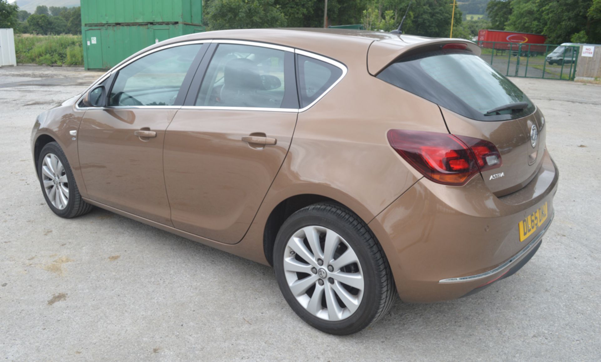 Vauxhall Astra 1.6 i VVT 16v Elite 5dr Hatchback Registration number: DL65 DMZ  Date of - Image 3 of 9