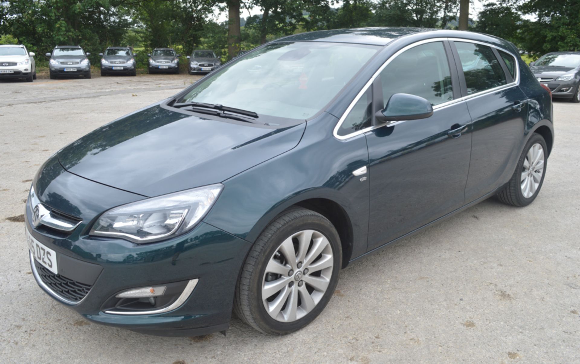 Vauxhall Astra 1.6 i VVT 16v Elite 5dr Hatchback Registration number: DL65 DZS Date of registration: - Image 5 of 10