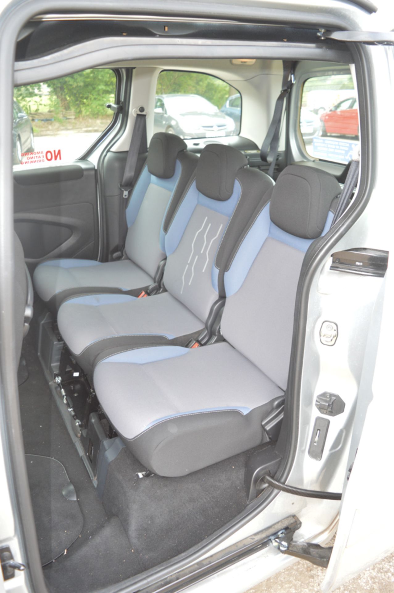 Peugeot Premier RS Blue HDI S/S 5 seat wheelchair access MPV Registration number: SF16 AHK Date of - Image 8 of 11