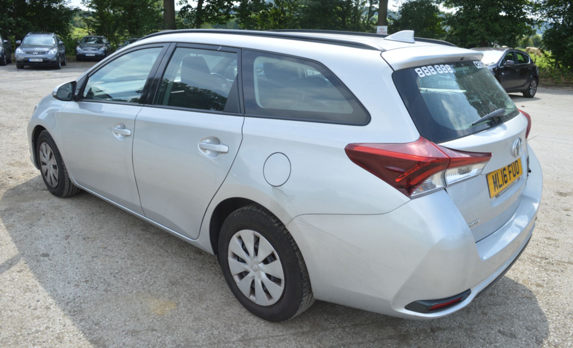 Toyota Auris Active D-4D 5 door estate car  Registration number: ML16 FUO Date of Registration: 04/ - Image 3 of 11