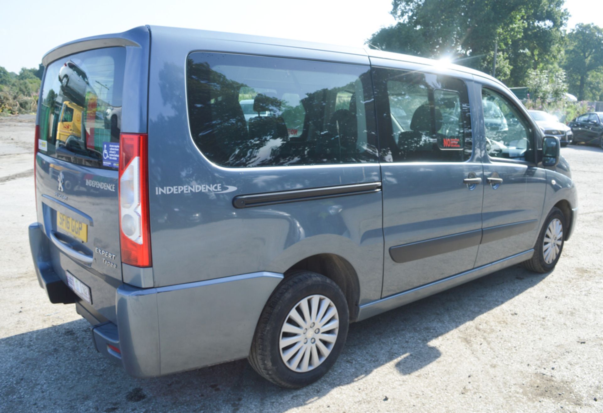 Peugeot Expert Tepee Independence SE Plus 6 seater minibus Registration number: SF16 GGP Date of - Image 2 of 13