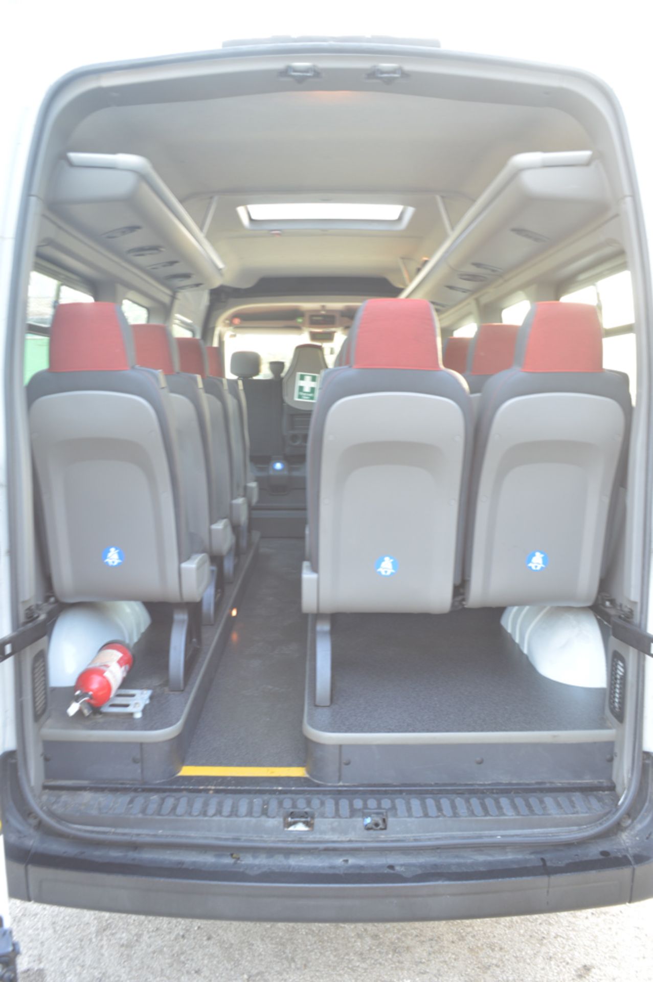 Renault Master F3500 DC1125 16 seat minibus Registration Number: MX61 LLZ Date of Registration: 03/ - Image 7 of 12