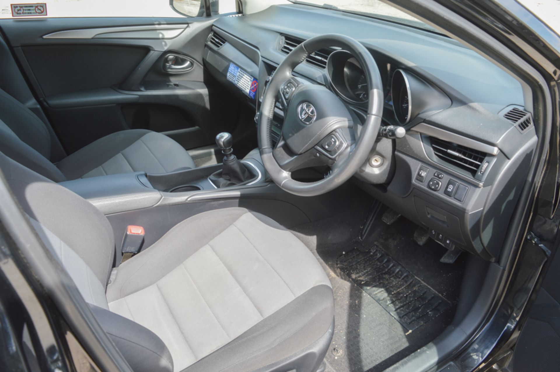 Toyota Avensis Active D-4D 5 door estate car  Registration number: MM65 SFY Date of Registration: - Image 12 of 12