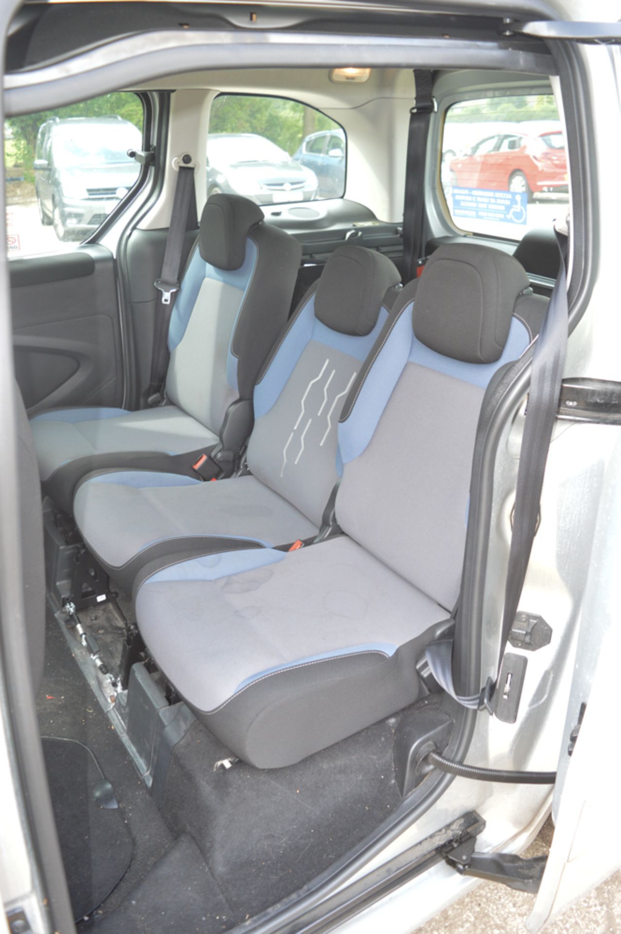 Peugeot Premier RS Blue HDI S/S 5 seat wheelchair access MPV Registration number: SF16 AHL Date of - Image 8 of 12