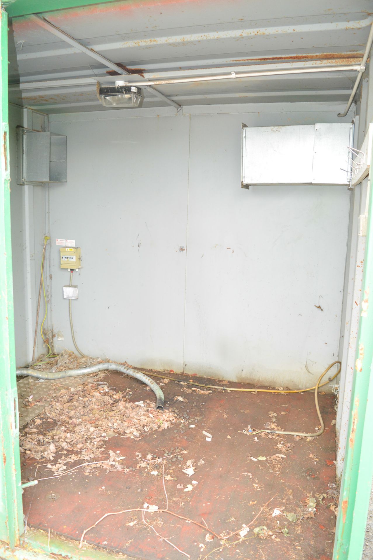 24 ft x 9 ft steel anti vandal site welfare unit Comprising of: canteen area, toilet, drying - Image 8 of 9