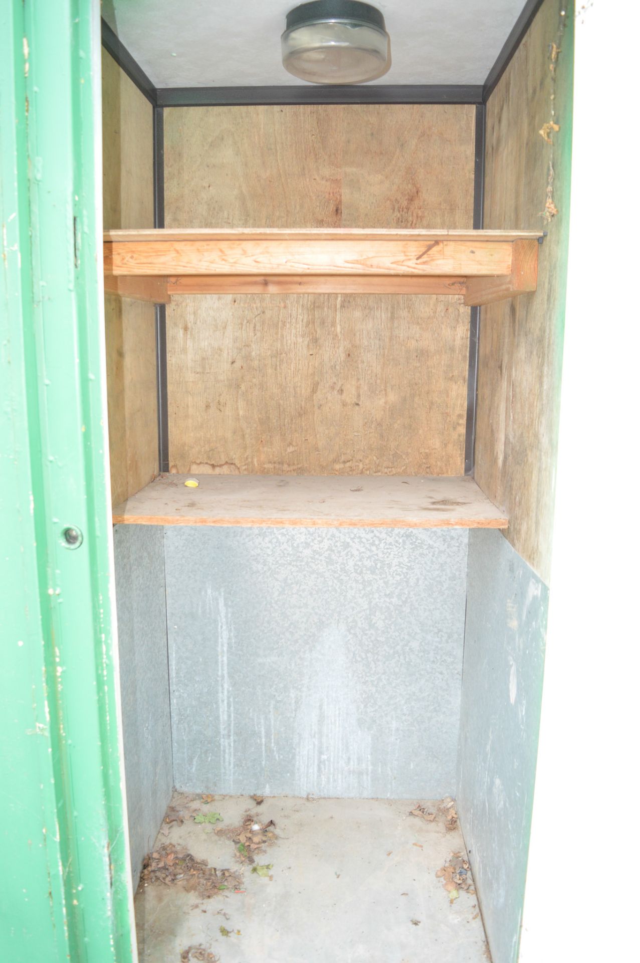 24 ft x 9 ft steel anti vandal site welfare unit Comprising of: canteen area, toilet, drying - Image 7 of 9