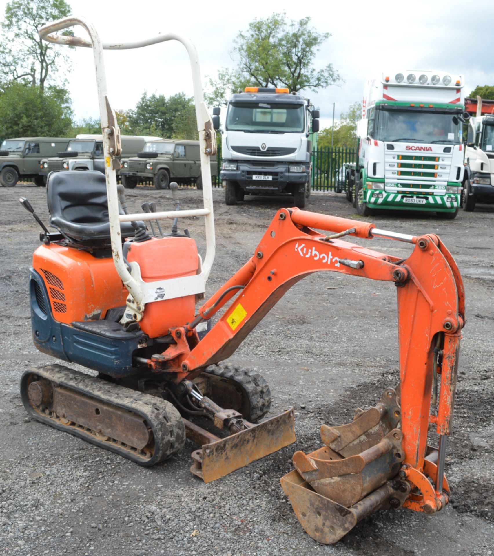 Kubota K008-3 1 tonne rubber tracked micro excavator Year: 2008  S/N: 18704 Recorded hours : 3352