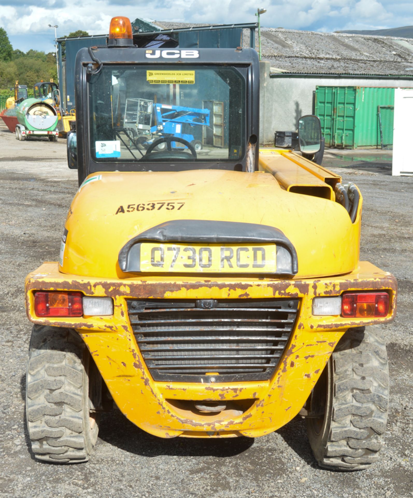JCB 520-40 4 metre telescopic handler  Year: 2011 S/N: 01781361 Recorded hours: 1847 A563757 - Image 6 of 13