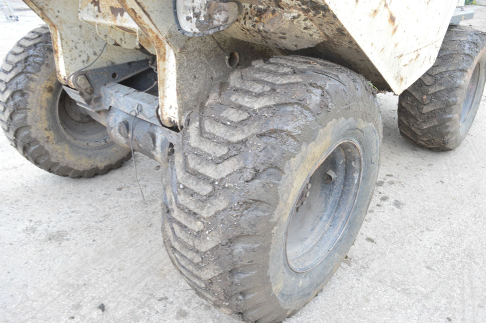 Benford Terex 9 tonne straight skip dumper   Year: 2006 S/N: SLBD1N00E603EW084 Recorded hours: - Image 8 of 12