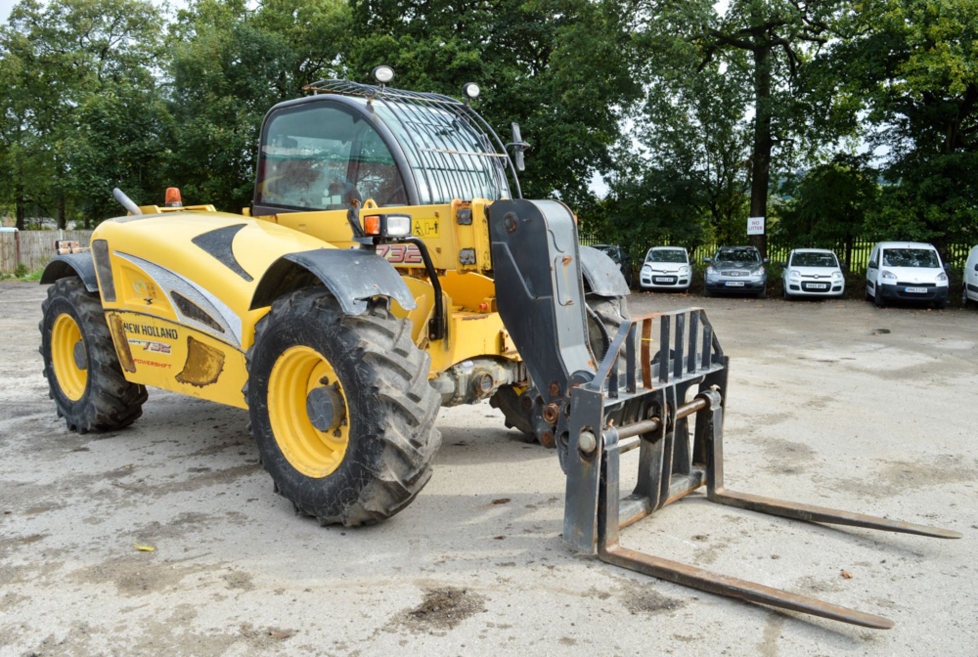 New Holland LM732 Powershift 7 metre telescopic handler Year: S/N: N9HK73008 Recorded Hours: 905 c/w - Image 4 of 13