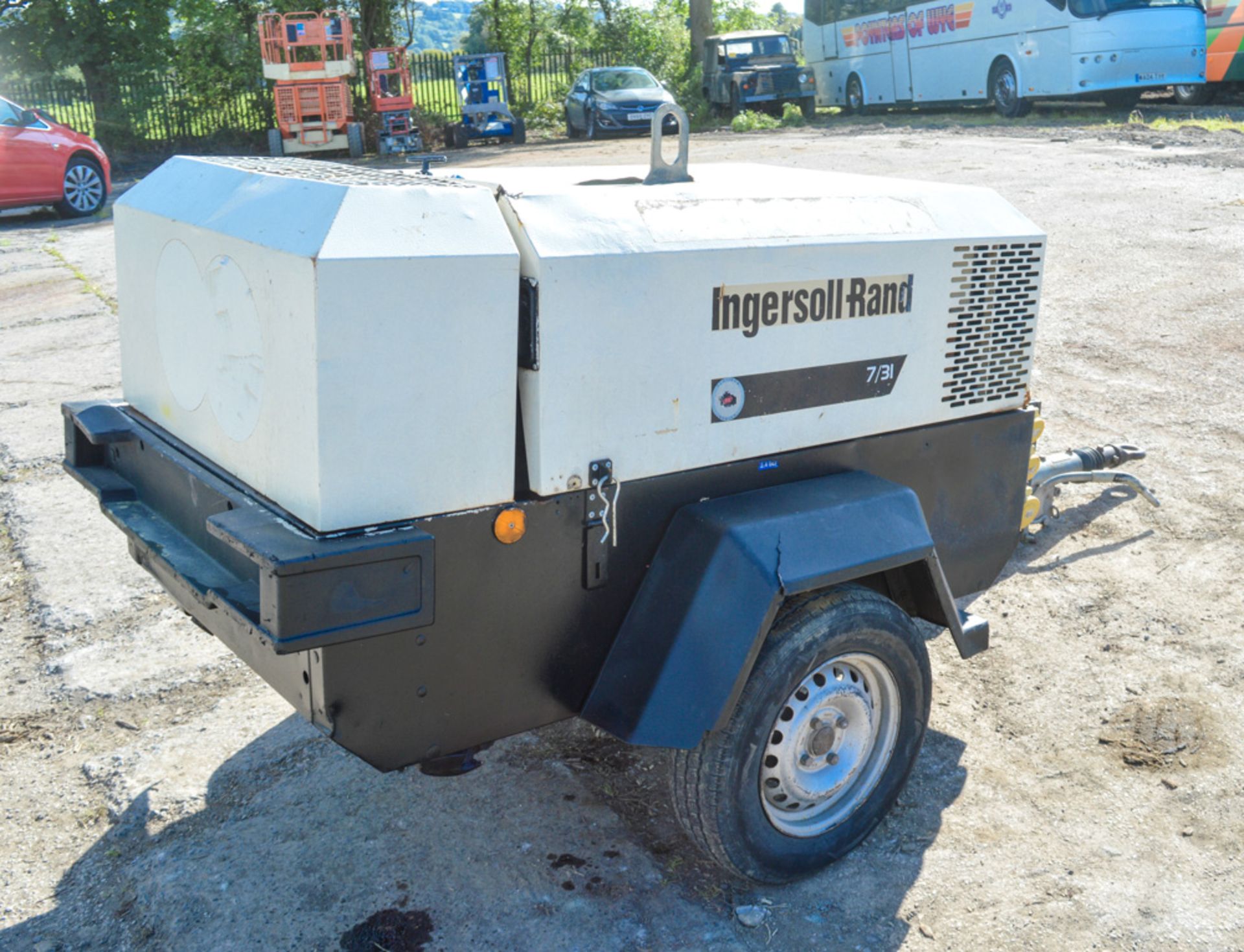Ingersoll Rand 7/31 diesel driven mobile air compressor/generator Year: 2005 S/N: 317808 Recorded - Image 4 of 5