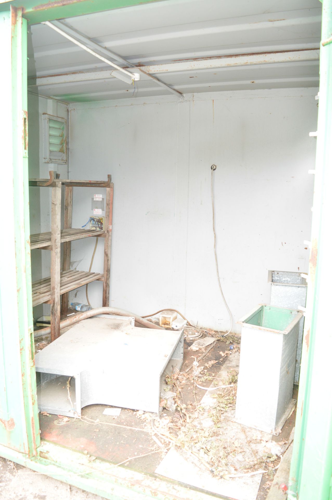 24 ft x 9 ft steel anti vandal site welfare unit Comprising of: canteen area, toilet & generator - Image 5 of 9