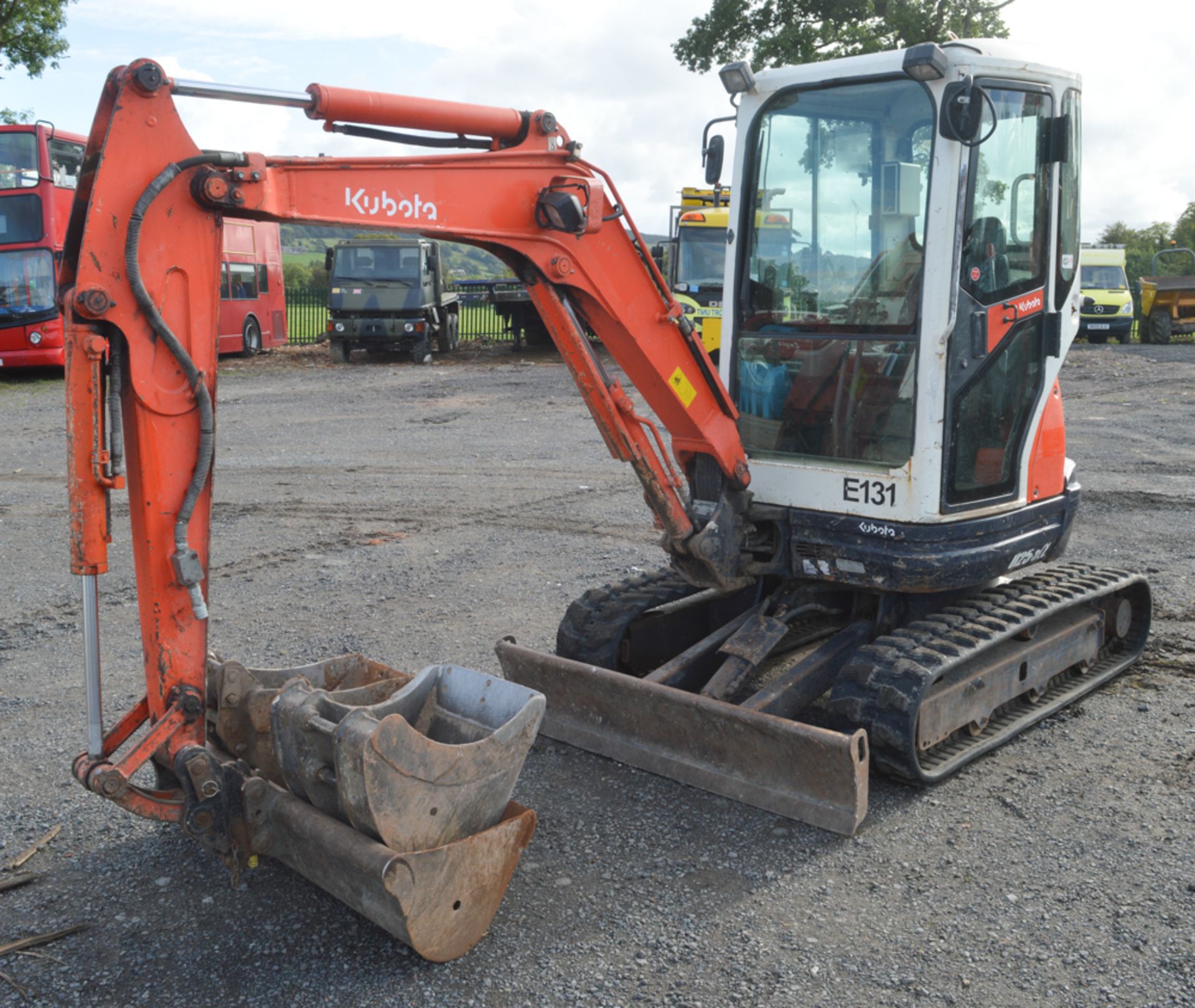 Kubota U25-3EU 2.5 tonne rubber tracked mini excavator Year: 2010 S/N:22966 Recorded hours: 3582