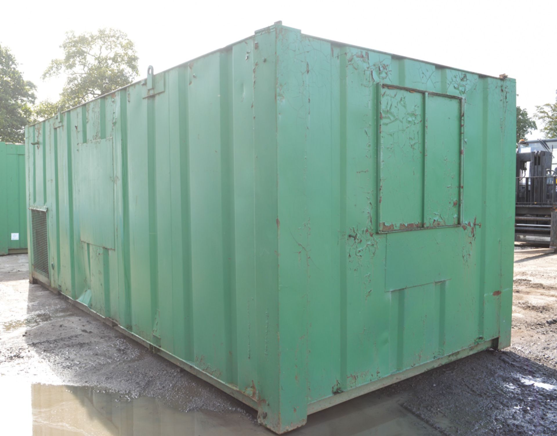 21 ft x 9 ft steel anti vandal site welfare unit Comprising of: canteen area, toilet & generator - Image 3 of 8